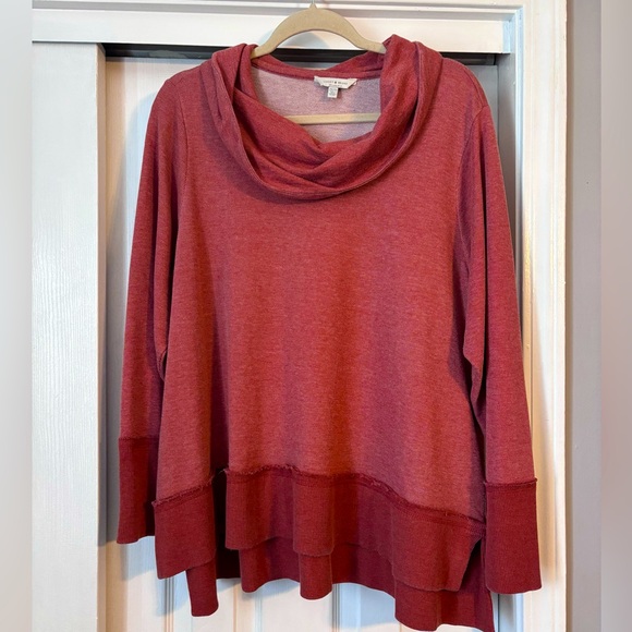 Woman’s Sweater - Picture 1 of 1
